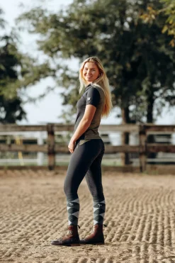 * Sagira Naisten Kokopaikkaiset Ratsastusleggingsit Silikonipainatuksilla Ja Kullanvarisilla Yksityiskohdilla