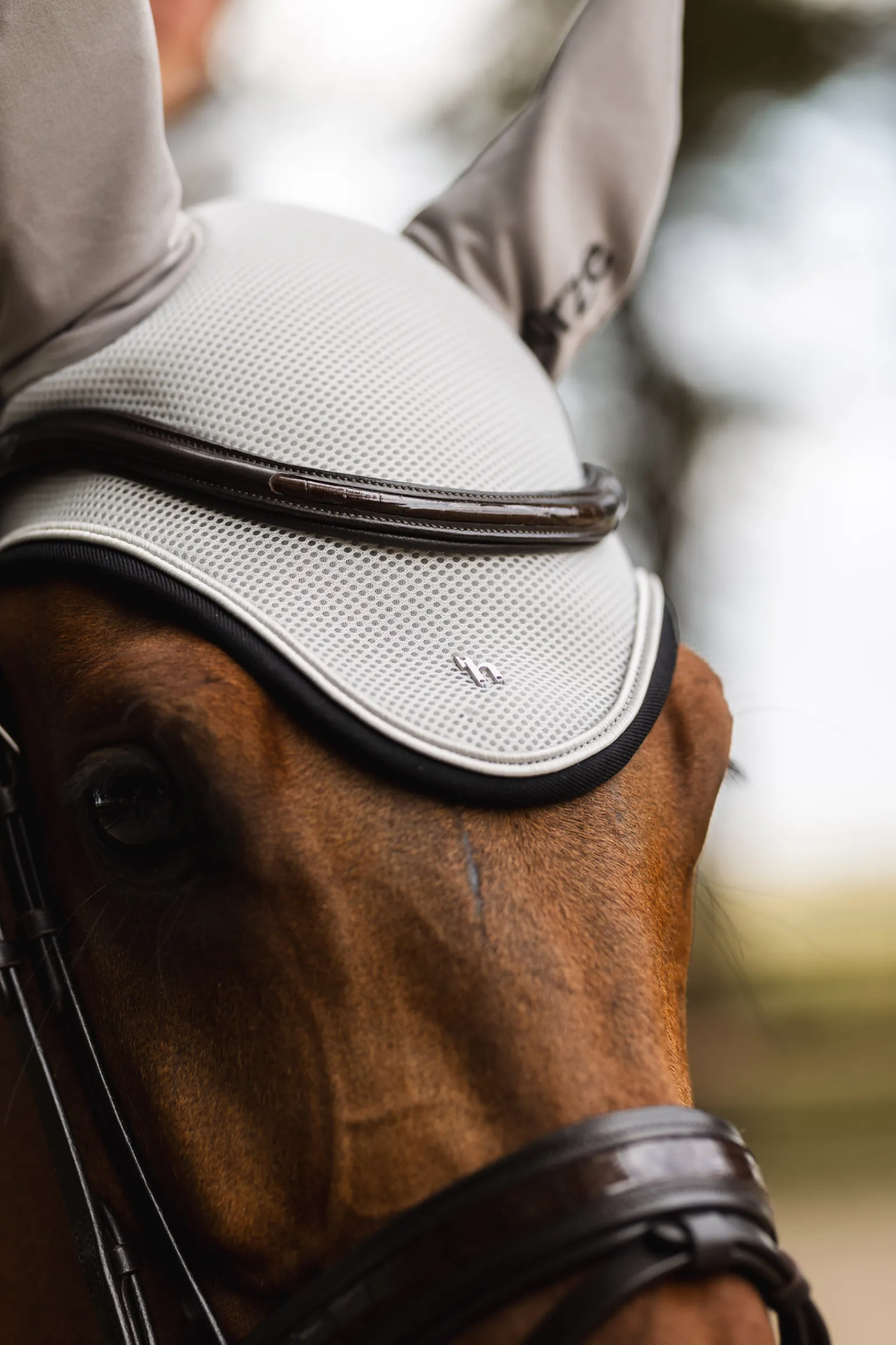 Outlet * Smoky Twilight Korvahuppu Quiet Grey