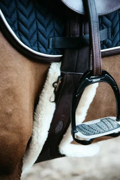 New kentucky Horsewear Satulavyo Mahapanssarilla Ja Lampaankarvalla Brown